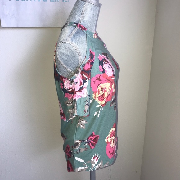 🌺1 LEFT🌺 Sage Floral Cold Shoulder Top - Picture 5 of 6
